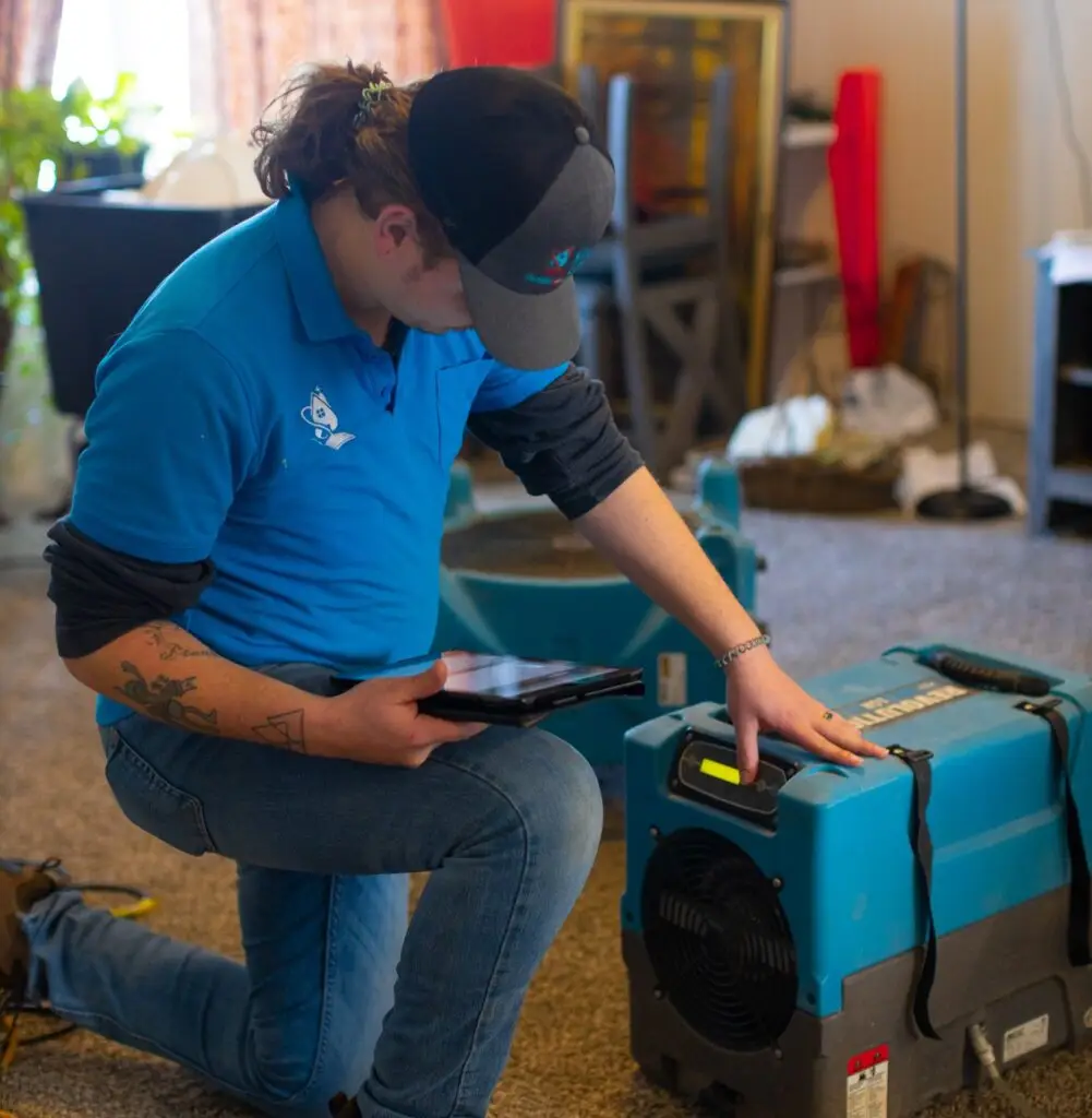 Service Man of Good To Be Clean